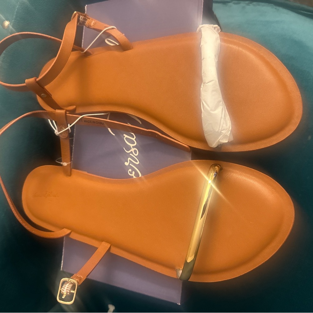 Universal Thread Tan Sandals with Gold Detail